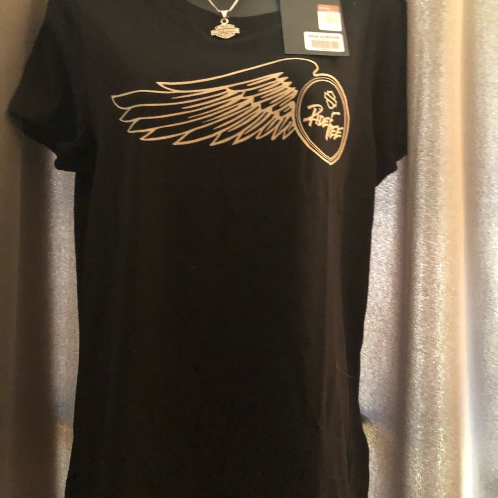 Ladies Harley Davidson Shirt. Size Medium. New